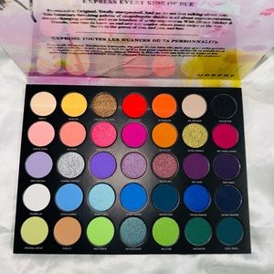 Morphe artistry eyeshadow palette